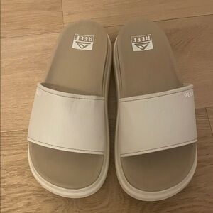 Reef Tan and White Casual Slides